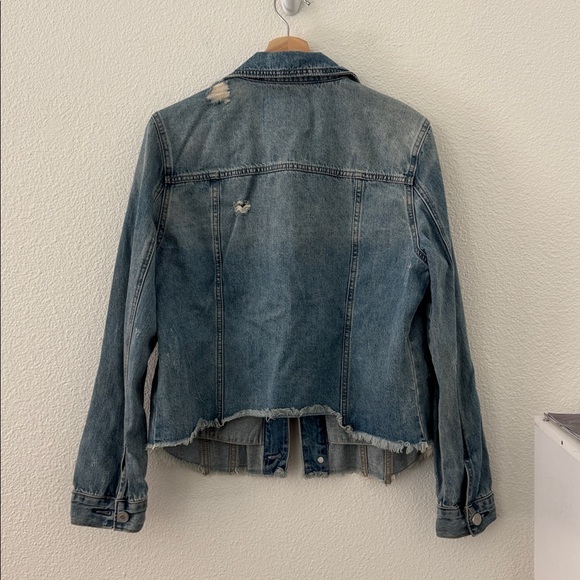 BLANK NYC Denim Jean Jacket Distressed Size Medium Frayed Hem Boho Trucker Blue - Picture 7 of 9